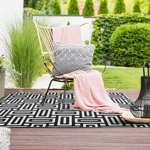 Outdoor Rug 210Cm X 150Cm - Black